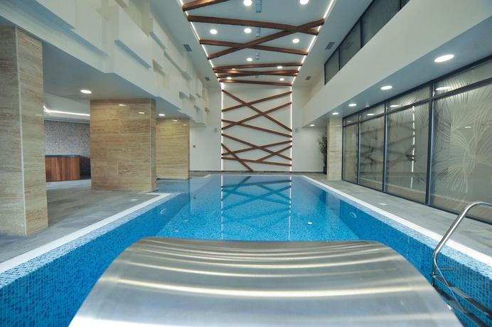 Imagen de la piscina del Hotel HOTEL NAIS. Foto 14