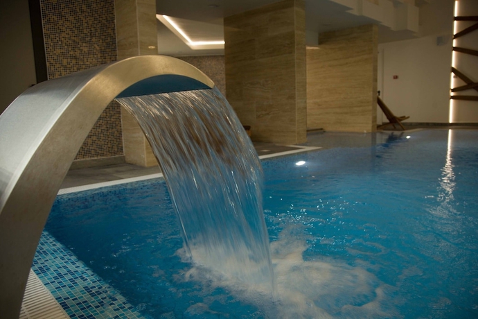 Imagen de la piscina del Hotel HOTEL NAIS. Foto 16