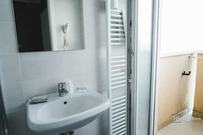 Imagen general del Hotel HOTEL NAUTIC. Foto 1
