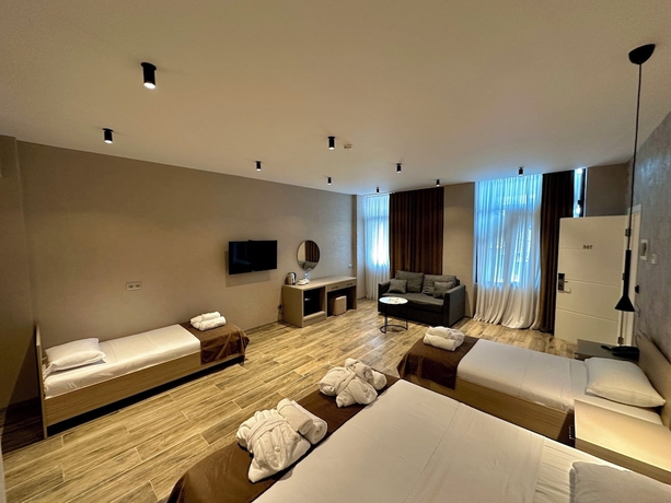 Imagen de la habitación del Hotel HOTEL NEON. Foto 4