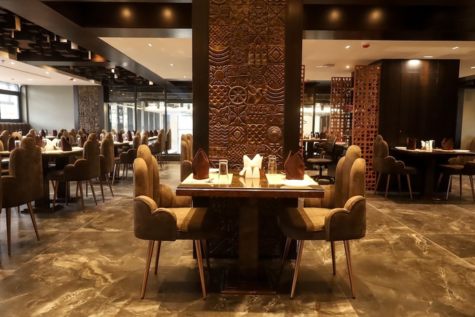 Imagen del bar/restaurante del Hotel HOTEL NOAH SPIRE. Foto 3