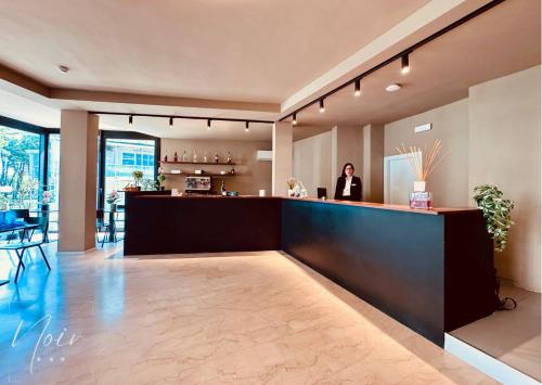 Imagen general del Hotel HOTEL NOIR - Free Breakfast & Brunch Until 13-00 - Vicinissimi a Mirabilandia. Foto 1