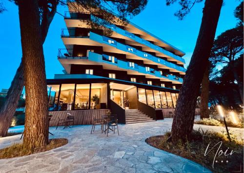 Imagen general del Hotel HOTEL NOIR - Free Breakfast & Brunch Until 13-00 - Vicinissimi a Mirabilandia. Foto 3