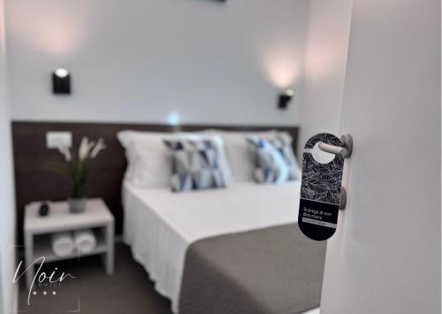 Imagen de la habitación del Hotel HOTEL NOIR - Free Breakfast & Brunch Until 13-00 - Vicinissimi a Mirabilandia. Foto 18