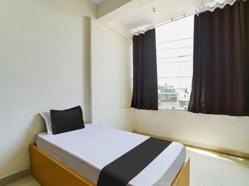 Imagen de la habitación del Hotel HOTEL O RAJ Mahal. Foto 17