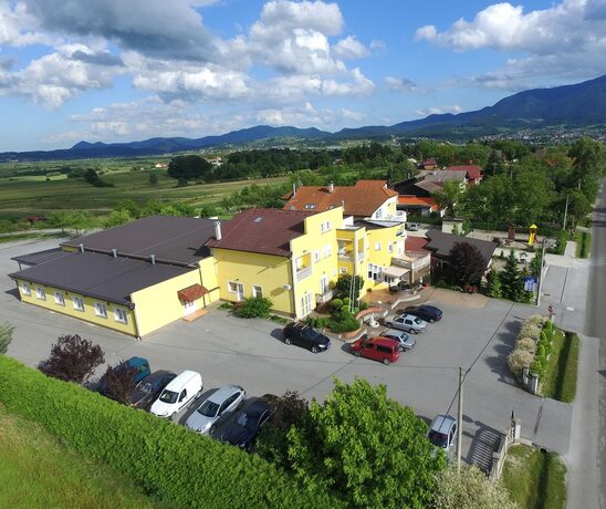 Imagen general del Hotel HOTEL ORION, VARAZDIN. Foto 5