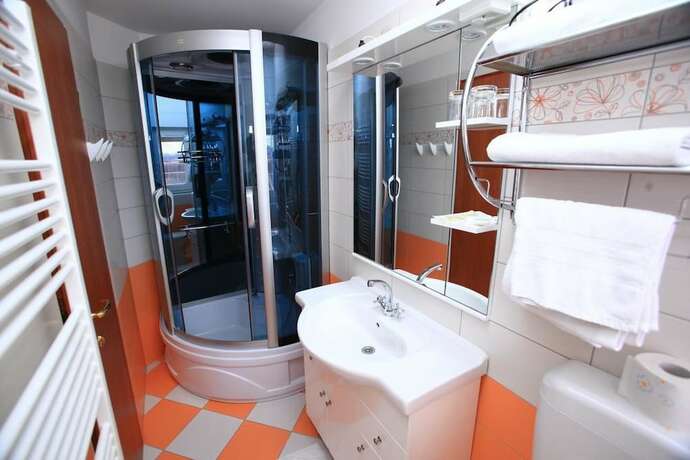 Imagen de la habitación del Hotel HOTEL ORION, VARAZDIN. Foto 13
