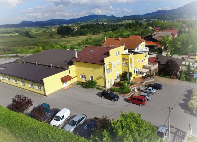 Imagen general del Hotel HOTEL ORION, VARAZDIN. Foto 8