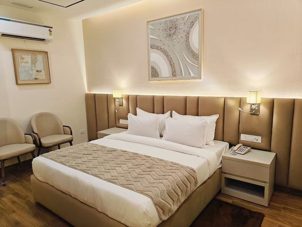 Imagen de la habitación del Hotel HOTEL PALLAVI GRAND. Foto 10