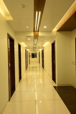Imagen de los interiores del Hotel HOTEL PARQOTEL. Foto 13