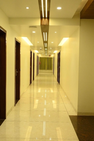 Imagen de los interiores del Hotel HOTEL PARQOTEL. Foto 15