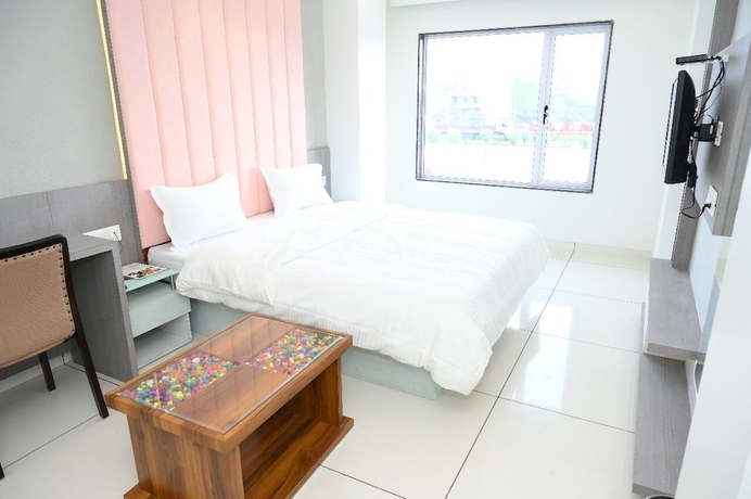Imagen de la habitación del Hotel HOTEL PARQOTEL. Foto 6