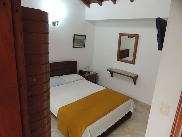Imagen de la habitación del Hotel HOTEL REAL. Foto 20