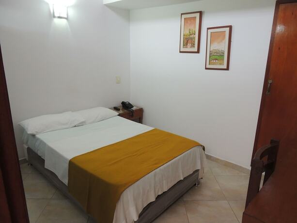Imagen general del Hotel HOTEL REAL. Foto 8