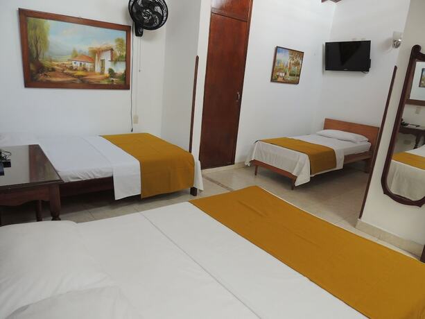 Imagen de la habitación del Hotel HOTEL REAL, Ocaña. Foto 11