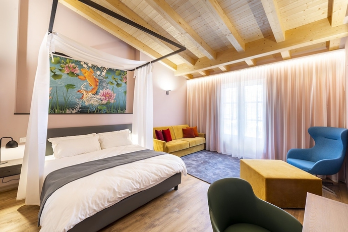Imagen de la habitación del Hotel HOTEL REGINA DEL GARDA SUITE. Foto 2
