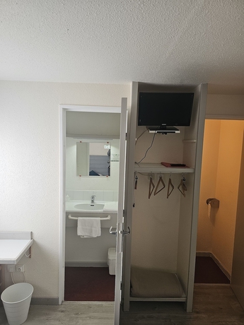Imagen de la habitación del Hotel HOTEL RESTAURANT DU LAC, Graulhet. Foto 10