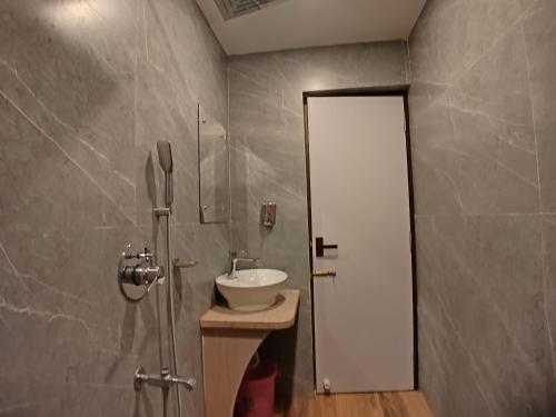 Imagen de la habitación del Hotel HOTEL RINKY\'S PALACE. Foto 18