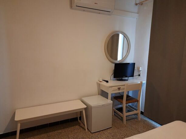 Imagen de la habitación del Hotel HOTEL RIOMAR. Foto 14