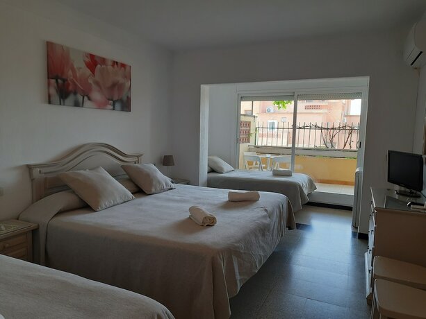 Imagen de la habitación del Hotel HOTEL RIOMAR. Foto 16