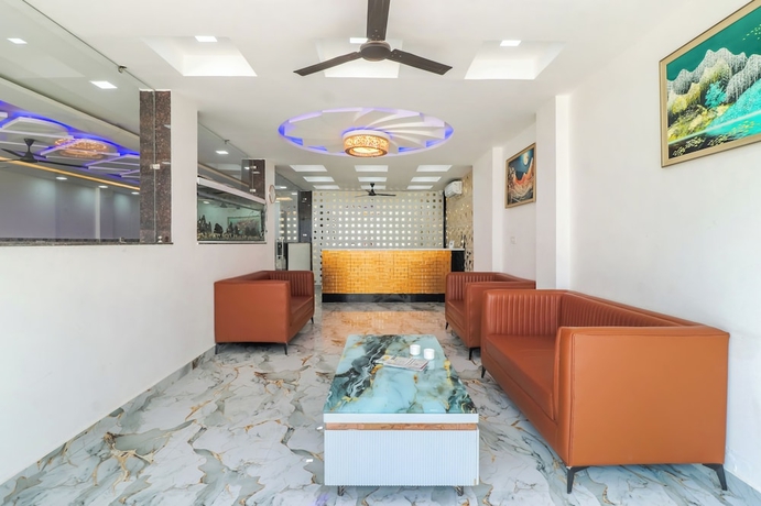 Imagen de los interiores del Hotel HOTEL RIYA RAJ. Foto 15