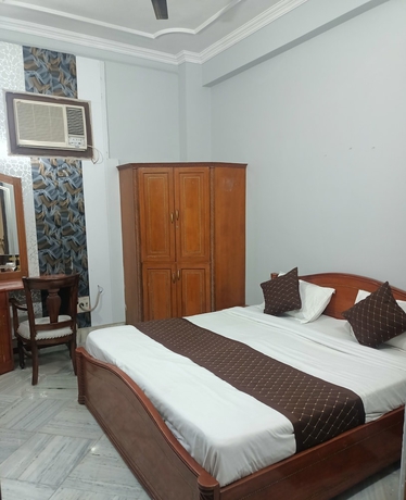 Imagen de la habitación del Hotel HOTEL RIZ VARANASI. Foto 4