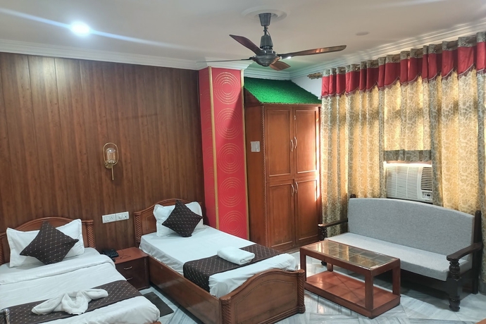 Imagen de la habitación del Hotel HOTEL RIZ VARANASI. Foto 6