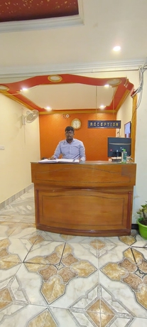 Imagen de los interiores del Hotel HOTEL RIZ VARANASI. Foto 17