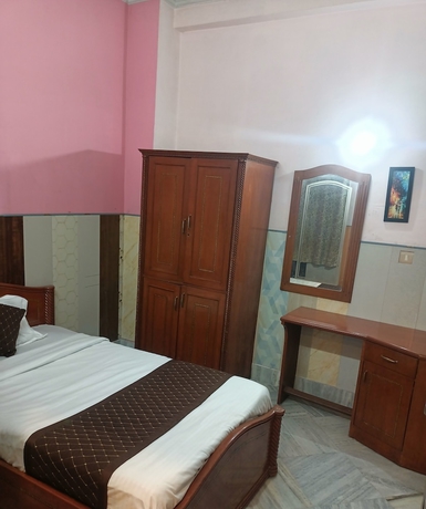 Imagen de la habitación del Hotel HOTEL RIZ VARANASI. Foto 12