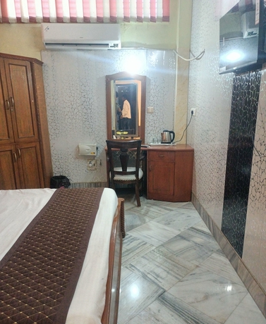 Imagen de la habitación del Hotel HOTEL RIZ VARANASI. Foto 14
