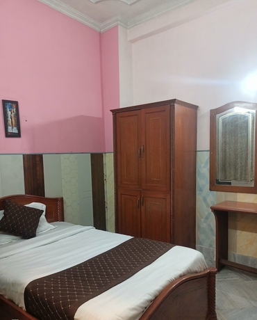 Imagen de la habitación del Hotel HOTEL RIZ VARANASI. Foto 15