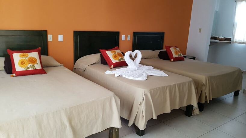 Imagen de la habitación del Hotel HOTEL ROSALIA. Foto 11