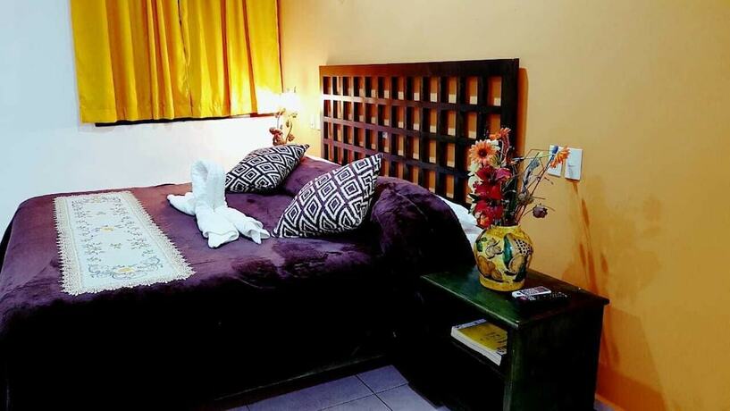 Imagen de la habitación del Hotel HOTEL ROSALIA. Foto 14