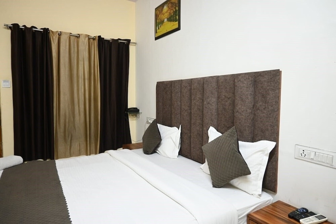 Imagen de la habitación del Hotel HOTEL ROSHAN. Foto 1
