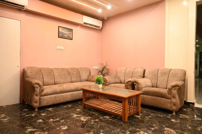 Imagen de los interiores del Hotel HOTEL ROSHAN. Foto 16