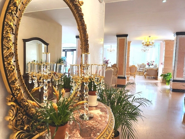 Imagen general del Hotel HOTEL ROYAL, IVRY SUR SEINE. Foto 1
