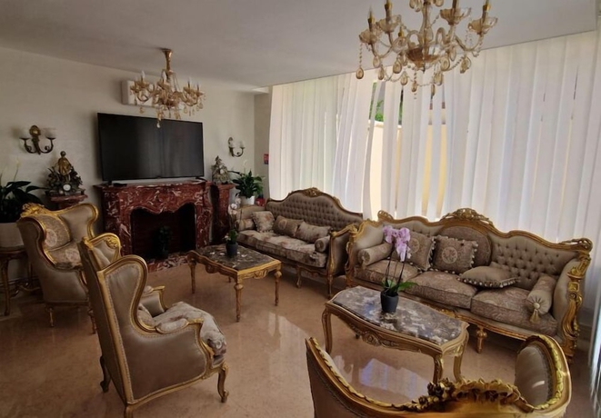 Imagen de los interiores del Hotel HOTEL ROYAL, IVRY SUR SEINE. Foto 19