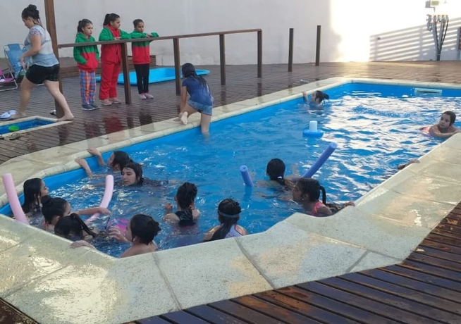 Imagen de la piscina del Hotel HOTEL ROYAL, Villa Gesell. Foto 15