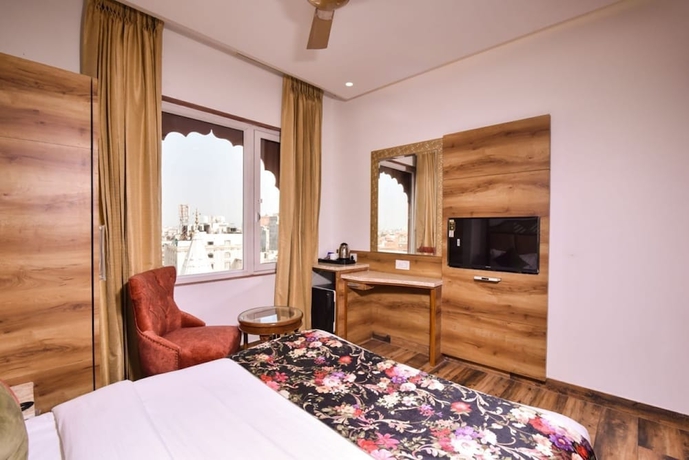 Imagen de la habitación del Hotel HOTEL RV GOLDEN. Foto 3