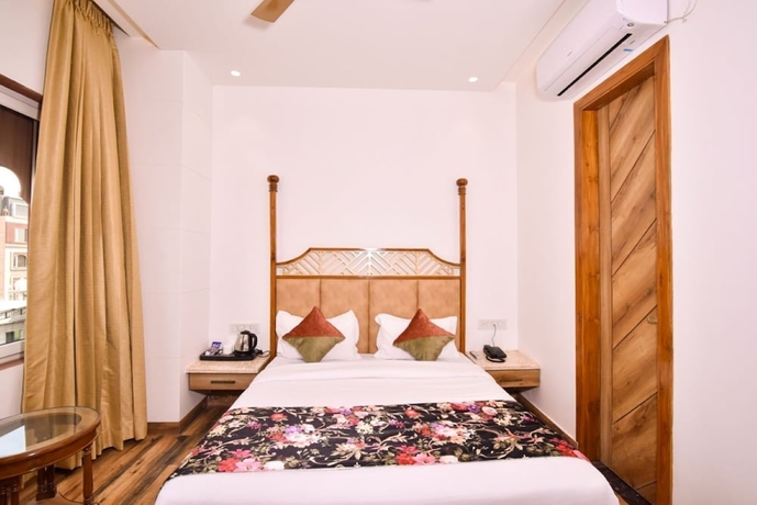 Imagen de la habitación del Hotel HOTEL RV GOLDEN. Foto 5