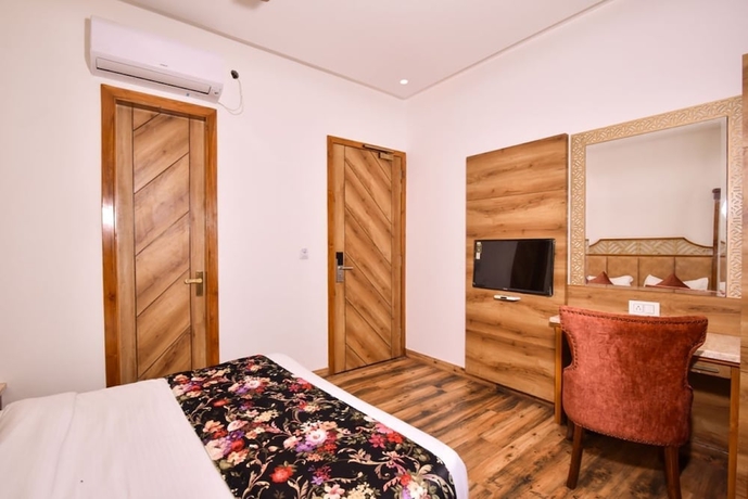 Imagen de la habitación del Hotel HOTEL RV GOLDEN. Foto 6