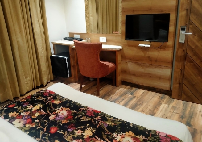 Imagen de la habitación del Hotel HOTEL RV GOLDEN. Foto 12