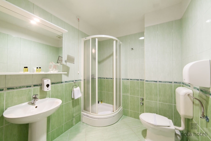 Imagen de la habitación del Hotel HOTEL SAHAT. Foto 13