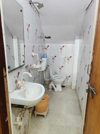 Imagen de la habitación del Hotel HOTEL SARWAN. Foto 10