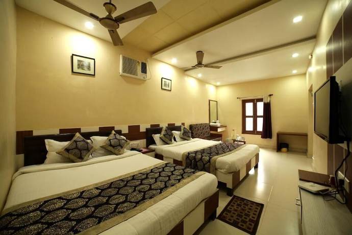 Imagen de la habitación del Hotel HOTEL SATKAR. Foto 4