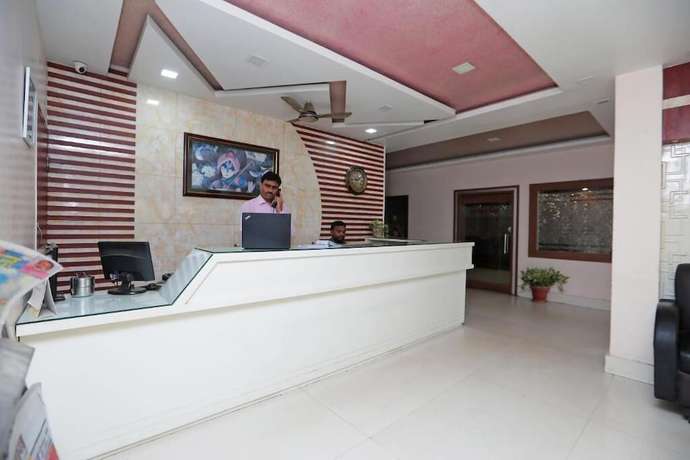Imagen de los interiores del Hotel HOTEL SATKAR. Foto 18