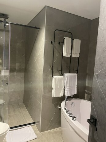 Imagen de la habitación del Hotel HOTEL SELIS. Foto 19