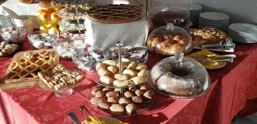 Imagen general del Hotel HOTEL SETTIBI. Foto 10