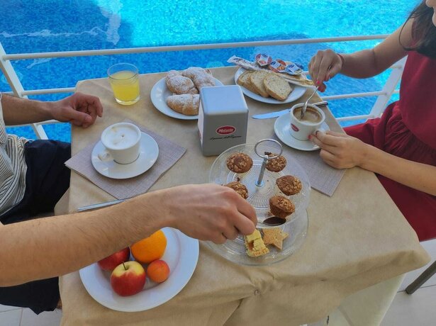 Imagen general del Hotel HOTEL SETTIBI. Foto 13