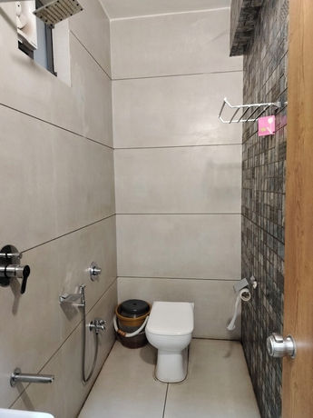 Imagen de la habitación del Hotel HOTEL SHAHI PALACE. Foto 13